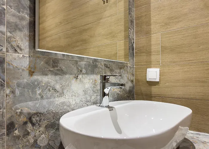 Brantouna Urban Vibes By Proliving Hospitality *