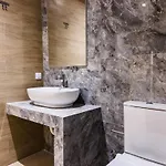 Brantouna Urban Vibes By Proliving Hospitality شقة
