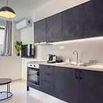 شقة Brantouna Urban Vibes By Proliving Hospitality *